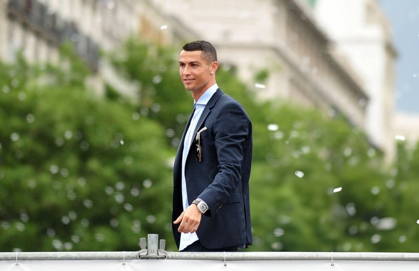 Tại sao Ronaldo rời Real Madrid để chuyển tới Juventus vào năm 2018? 528924